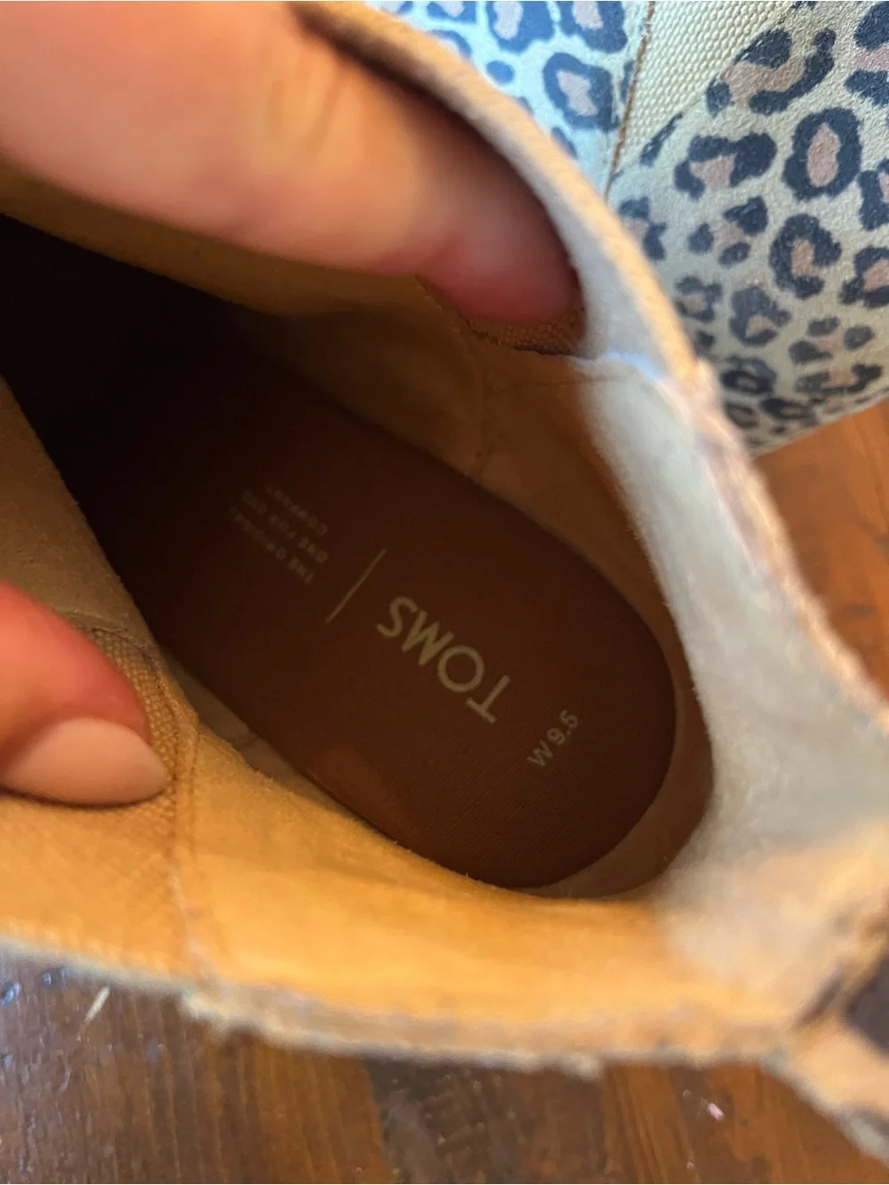 TOMS Kelsey Wedge Ankle Booties Desert Tan Leopard Print Suede Women's Size 9.5